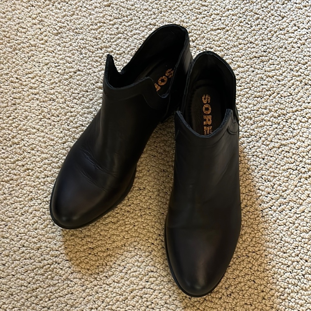 SOREL BOOTIES - BLACK NWOT